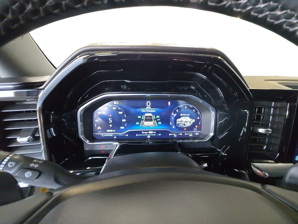 Used 2024 Summit White Chevrolet RST image 14