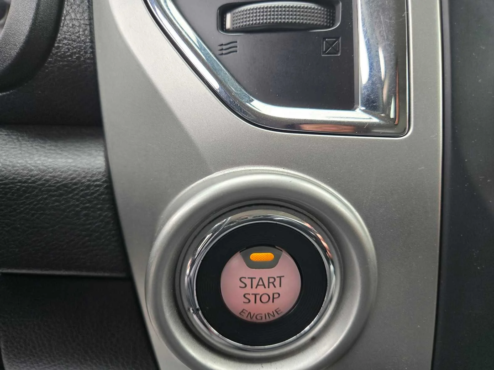 Used 2021  Nissan SV image 20
