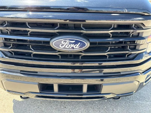 Used 2024 Black Ford XLT image 4