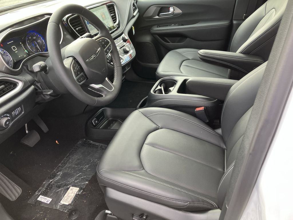 2026 Chrysler Pacifica Select - Photo 27