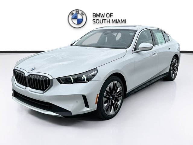 New 2026 White BMW 530i image 3