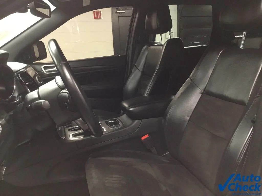 Used 2020 White Jeep Altitude image 26