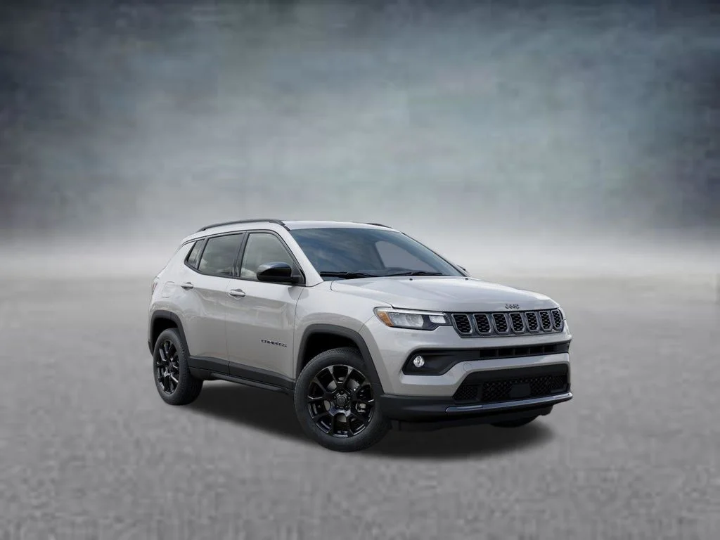New 2026 Silver Zynith Metallic Clear-Coat Exterior Paint Jeep Latitude image 5