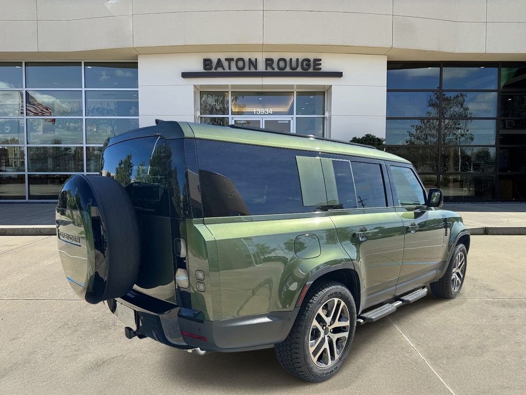 New 2026 Woolstone Green Land Rover S image 3