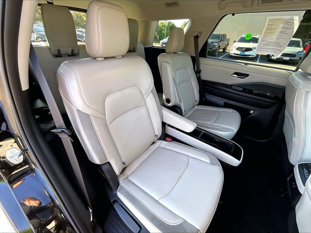 Used 2023 Super Black Nissan SL image 16