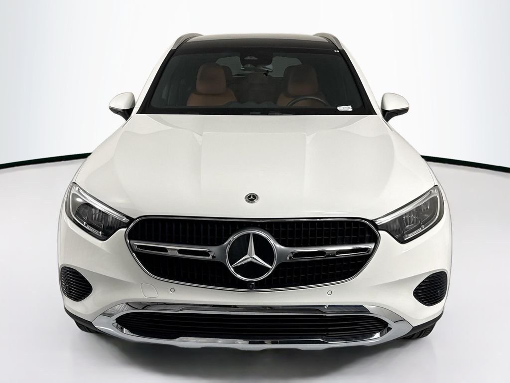 Used 2026  Mercedes-Benz GLC 300 image 2