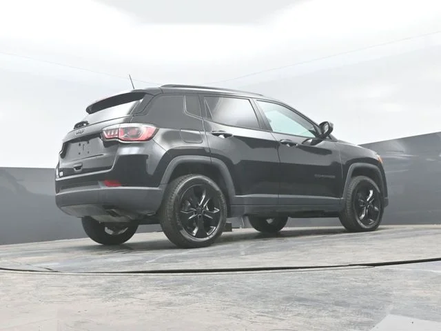 Certified Used 2019 Diamond Black Jeep Latitude image 23