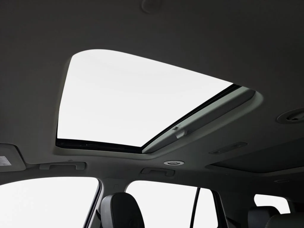 Used 2020 Silver Chevrolet Premier image 31