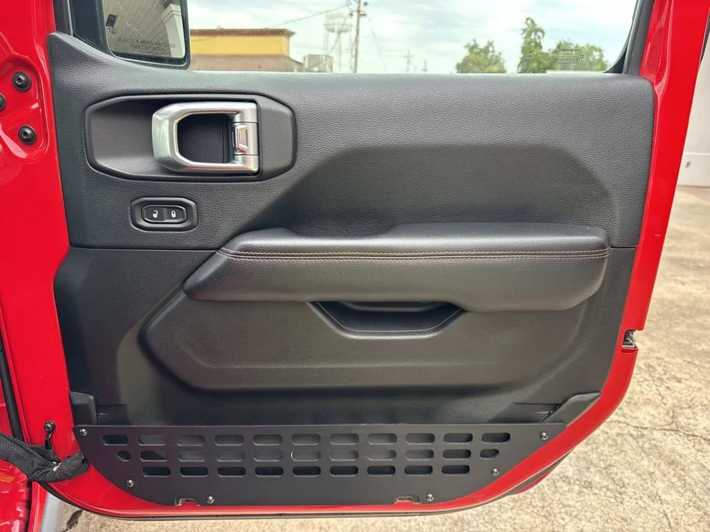 Used 2018 Red Jeep Unlimited Rubicon image 32