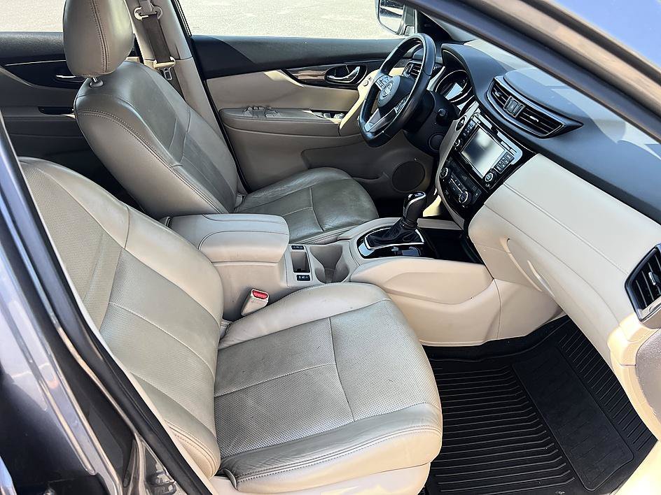 Used 2017 Gun Metallic Nissan SV image 17