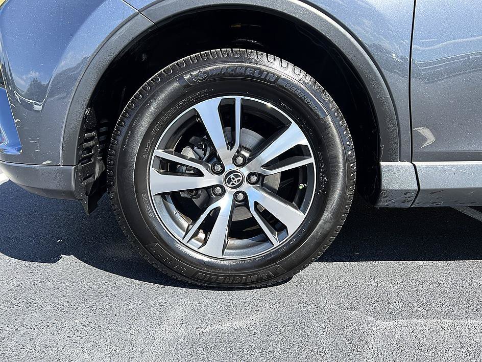 Used 2017 Magnetic Gray Metallic Toyota XLE image 8