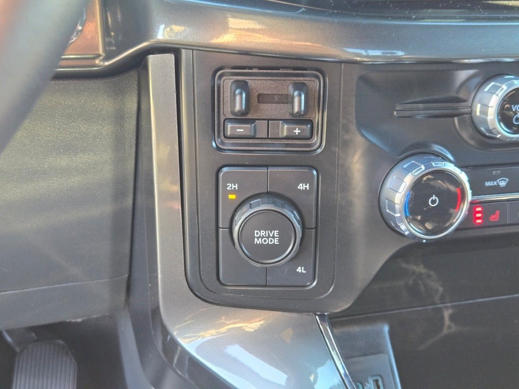 Certified Used 2023 Blue Metallic Ford XLT image 28