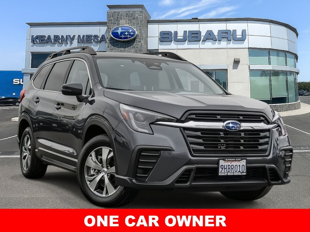 2023 Subaru Ascent Premium 7 Passenger's photo