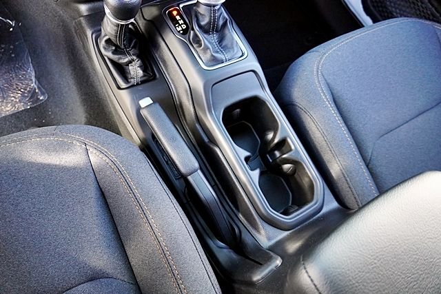 New 2026 Bright White Clear-Coat Exterior Paint Jeep Sport S image 40