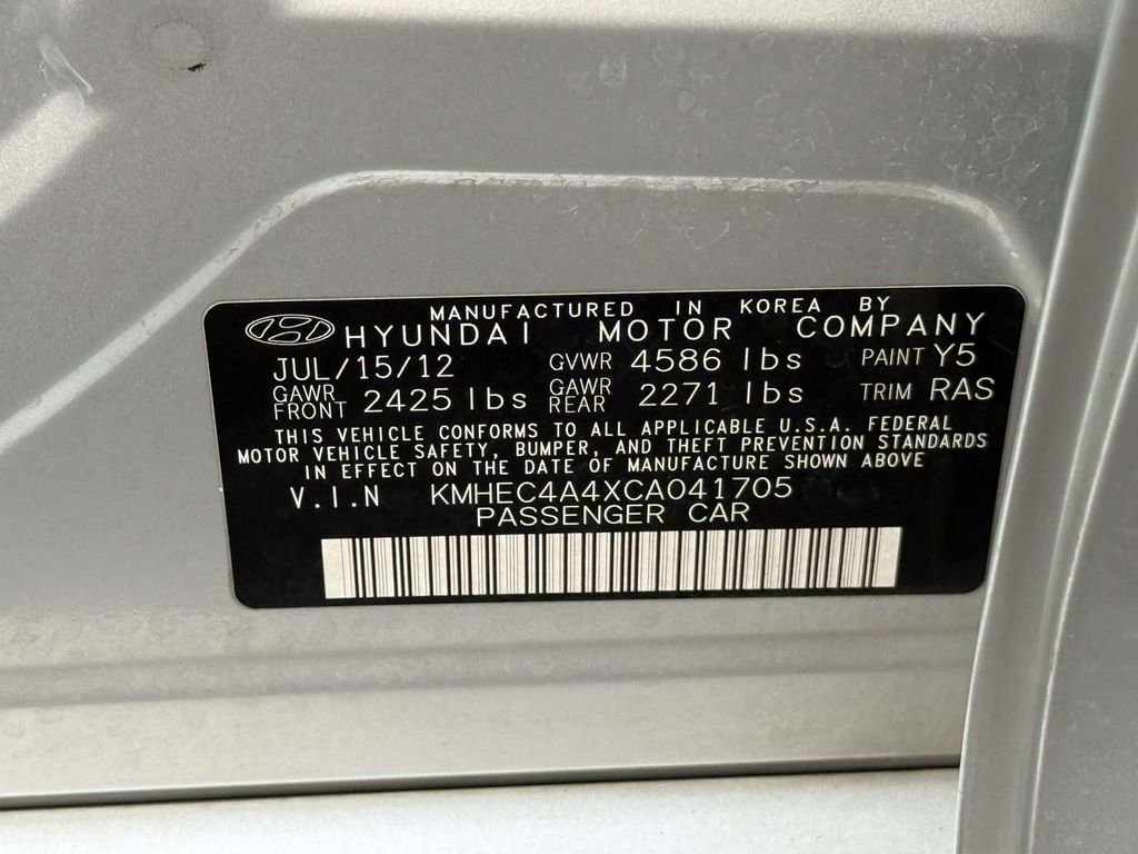 Used 2012 Silver Frost Metallic Hyundai Base image 34