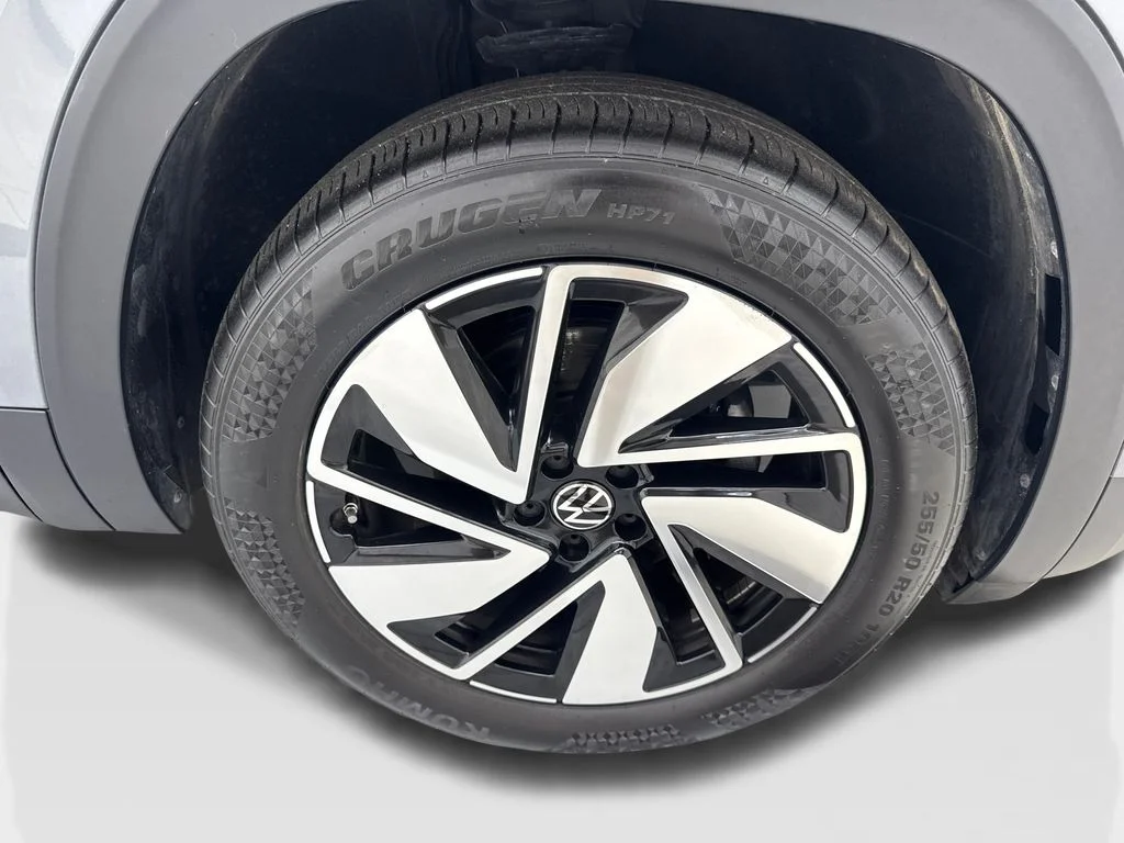 Used 2024 Gray Volkswagen 2.0T SE w/Technology image 88