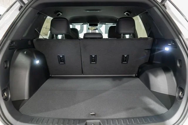 New 2027 Summit White Chevrolet LT image 9