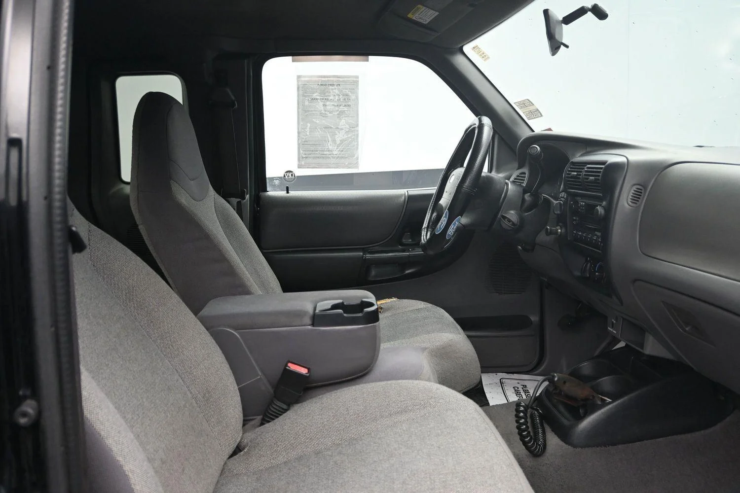 Used 2002  FORD  image 8