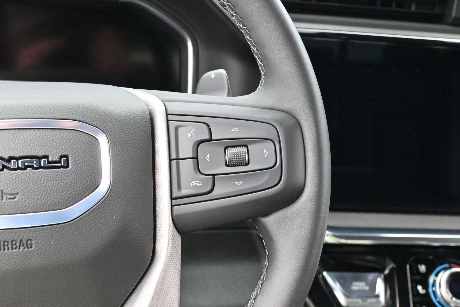 Used 2025 Onyx Black GMC Denali image 19