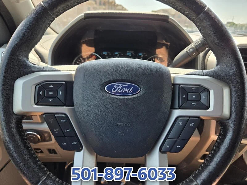 Used 2019 Oxford White FORD LARIAT 4WD SUPERCREW 5.5