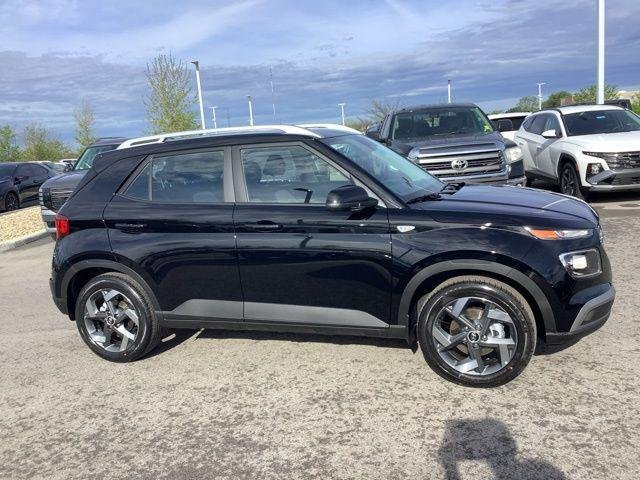 New 2026 Onyx Black Hyundai SEL image 4