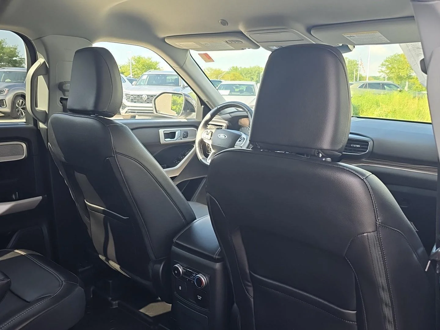 Used 2023  Ford Limited 4WD image 21