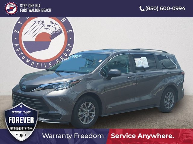 2021 Toyota Sienna LE
