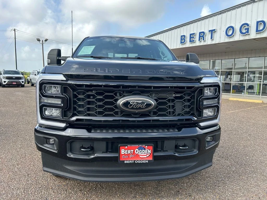 Used 2025 Black Ford XLT image 2