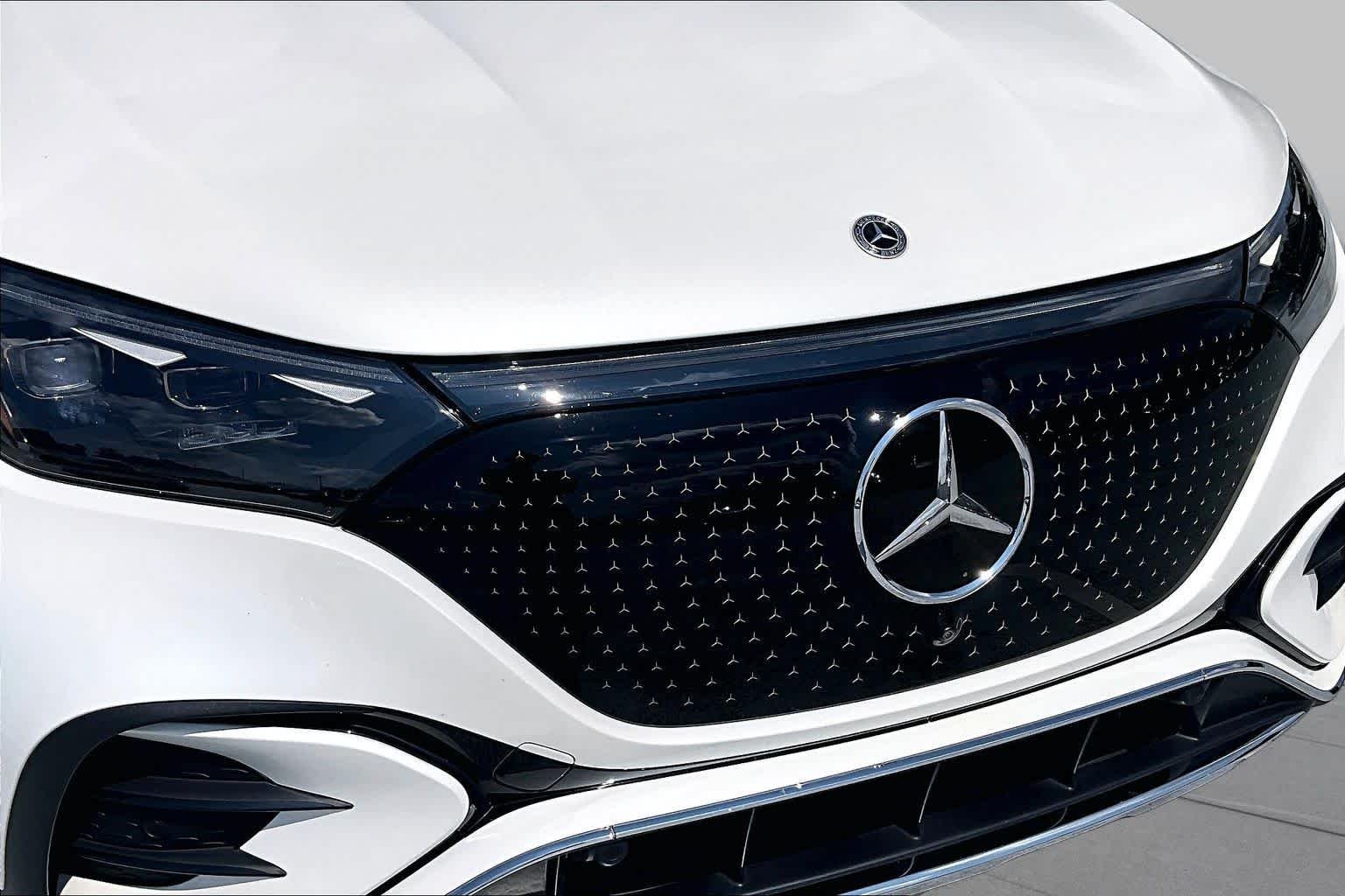 Used 2023 MANUFAKTUR Diamond White Metallic Mercedes-Benz EQE 350 image 29