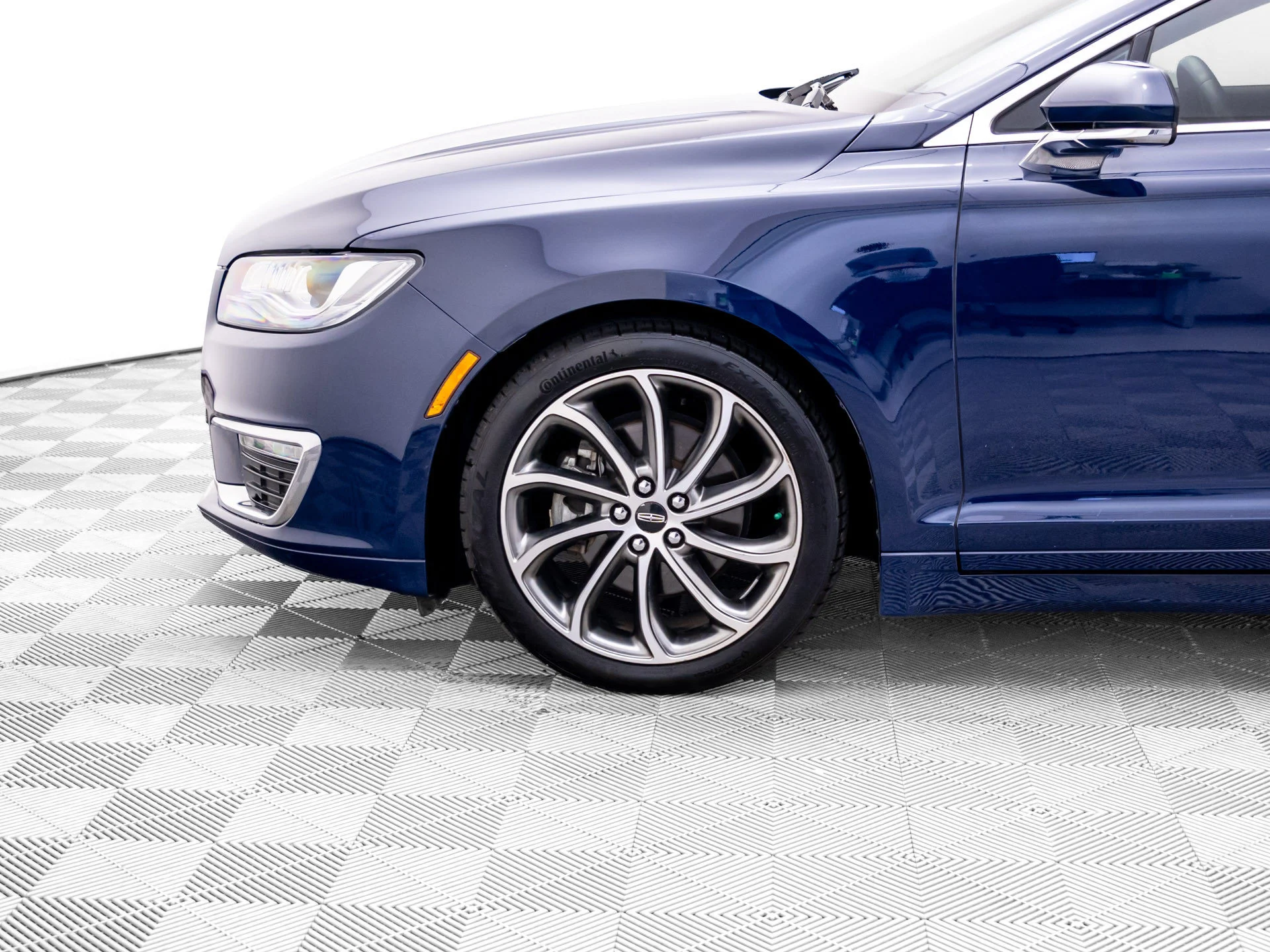 Used 2018 Blue Lincoln Reserve image 39