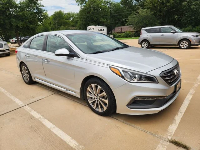 Used 2015 Silver Hyundai Sport image 1