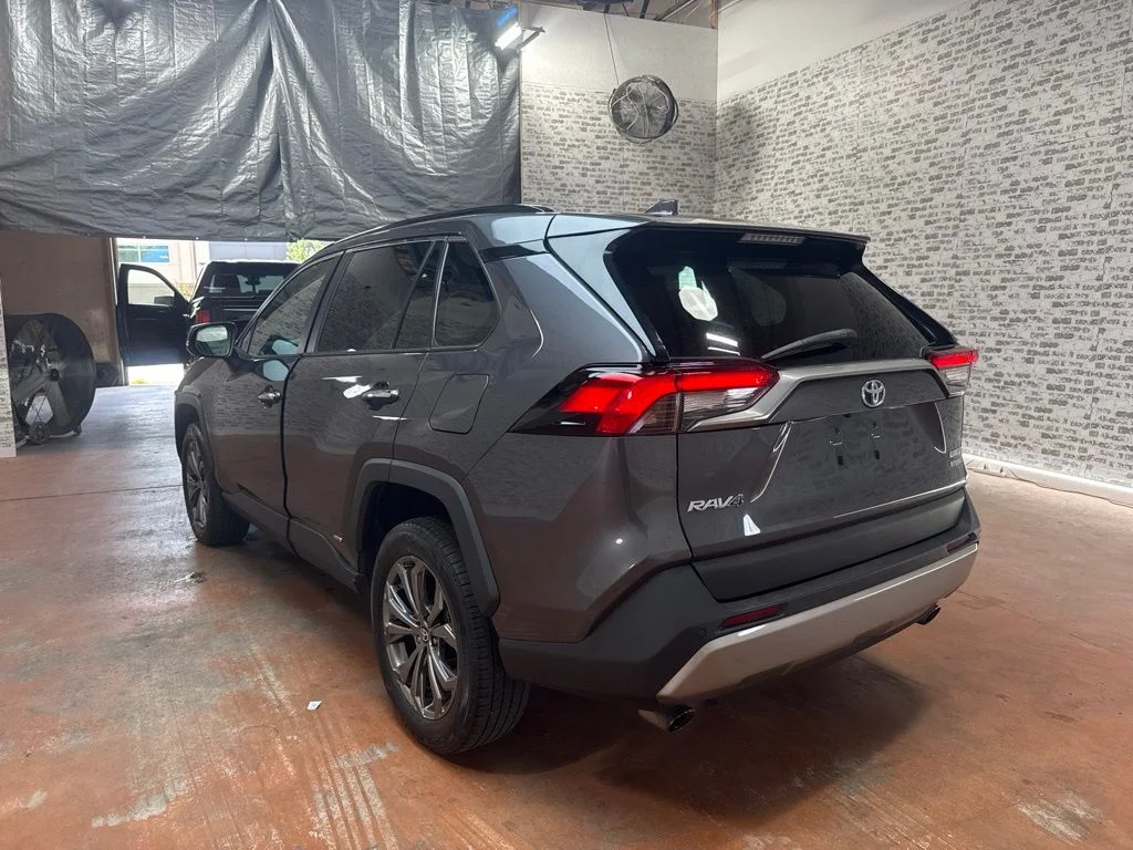 Used 2022 Gray Toyota Limited image 5