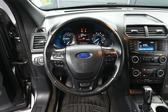 2017 Ford Explorer XLT - Photo 23