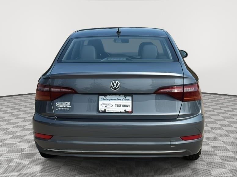Used 2019 Platinum Gray Metallic Volkswagen SE image 6