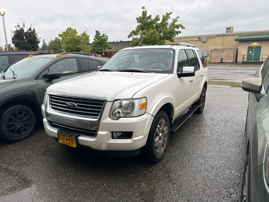 Used 2010 White Platinum Metallic Tri-Coat Ford Limited image 1