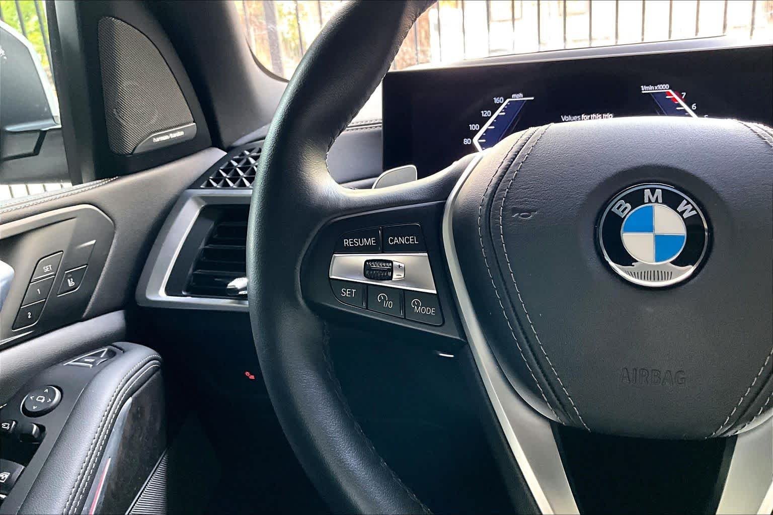 Used 2025 Mineral White Metallic BMW sDrive40i image 23