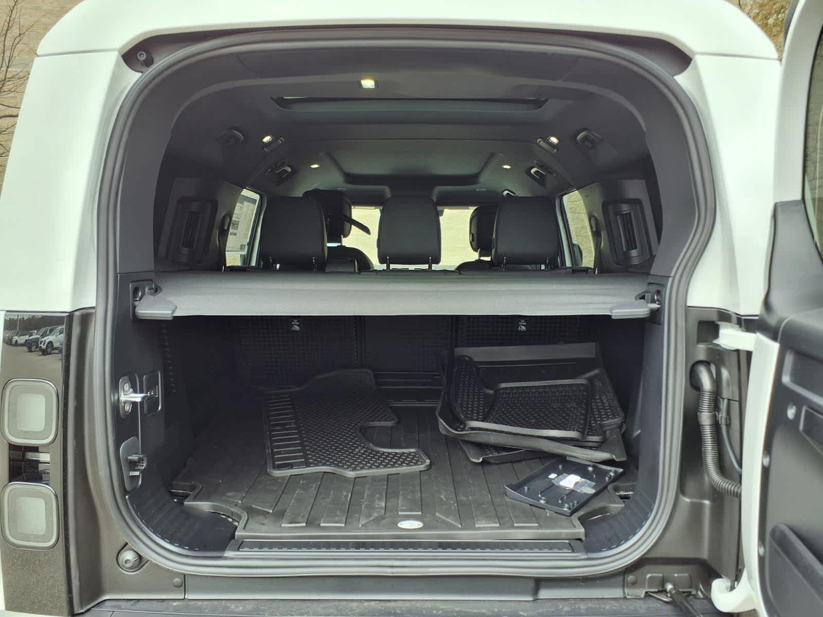 2026 Land Rover Defender Outbound - Photo 24