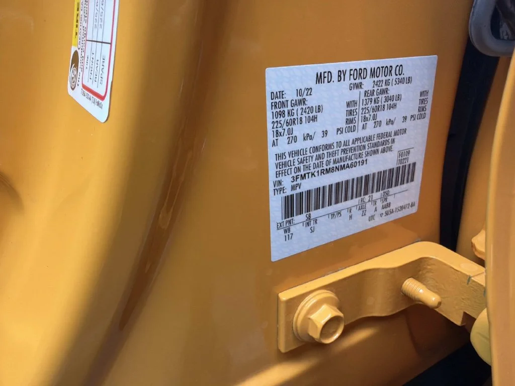 Used 2022 Orange Ford Select image 31