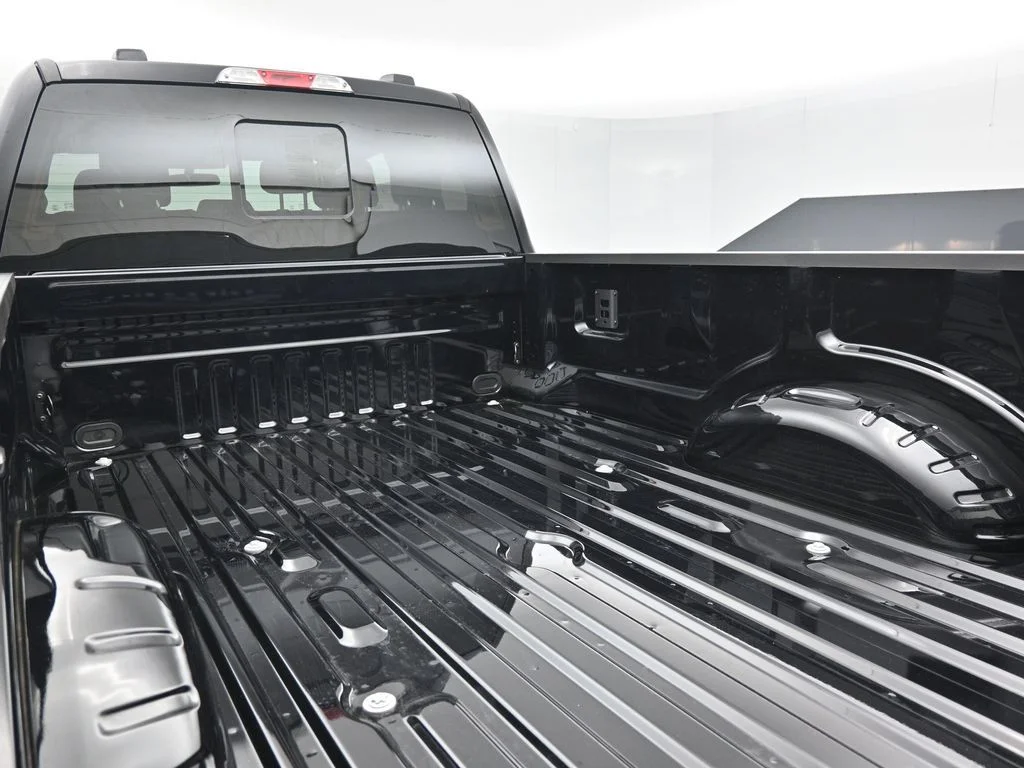 New 2026 Agate Black Metallic Ford XLT image 20