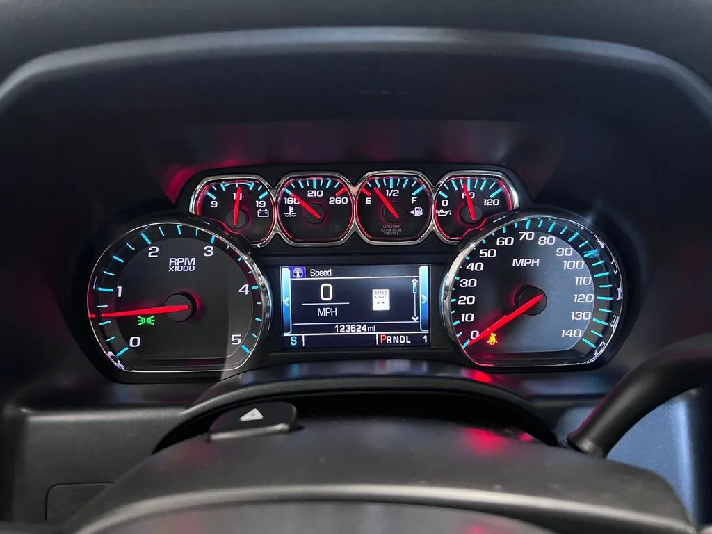 Used 2019 Onyx Black GMC SLT image 19