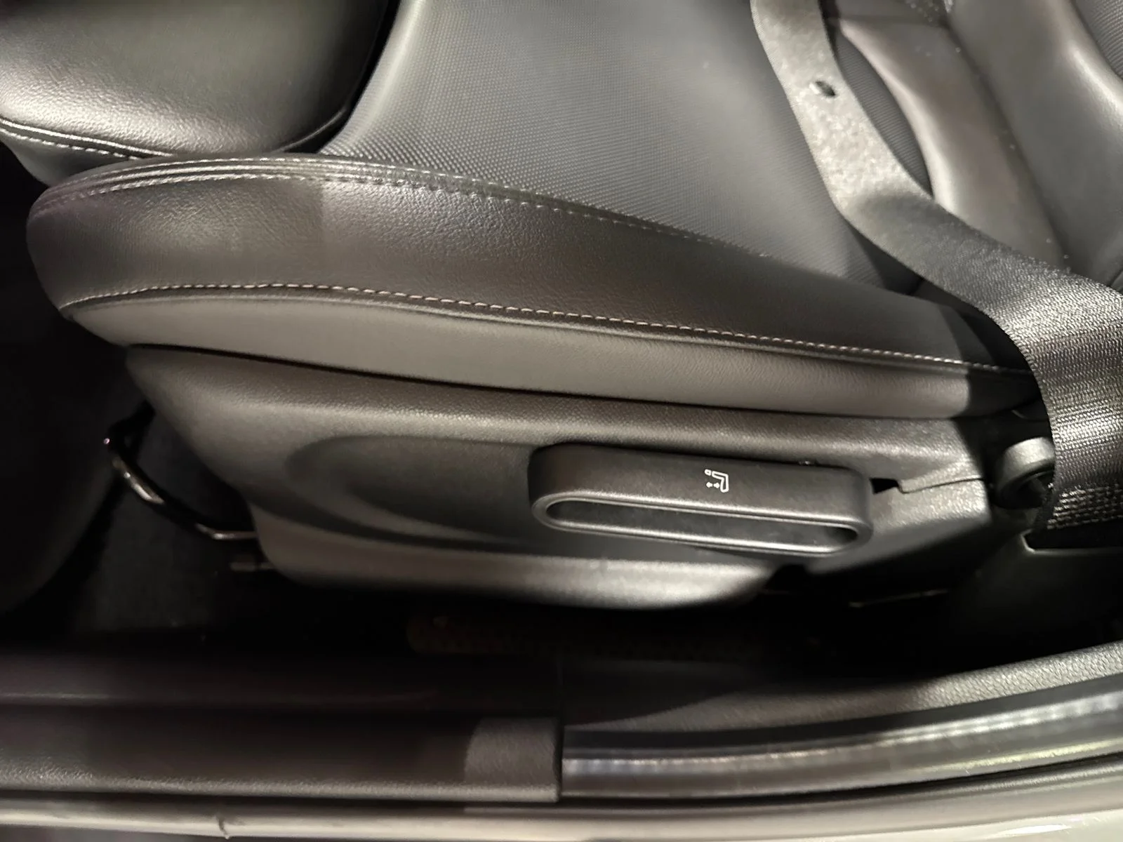 Used 2019 Gray Metallic MINI Signature image 15
