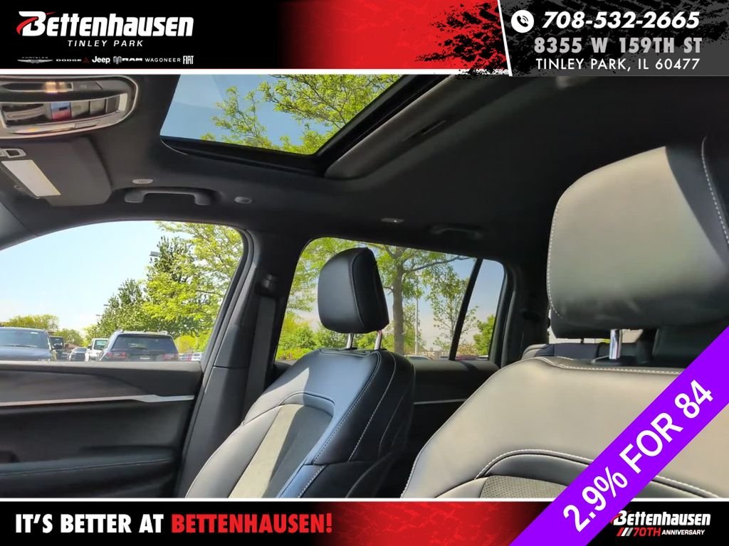 New 2026 Bright White Clear-Coat Exterior Paint Jeep Laredo image 26