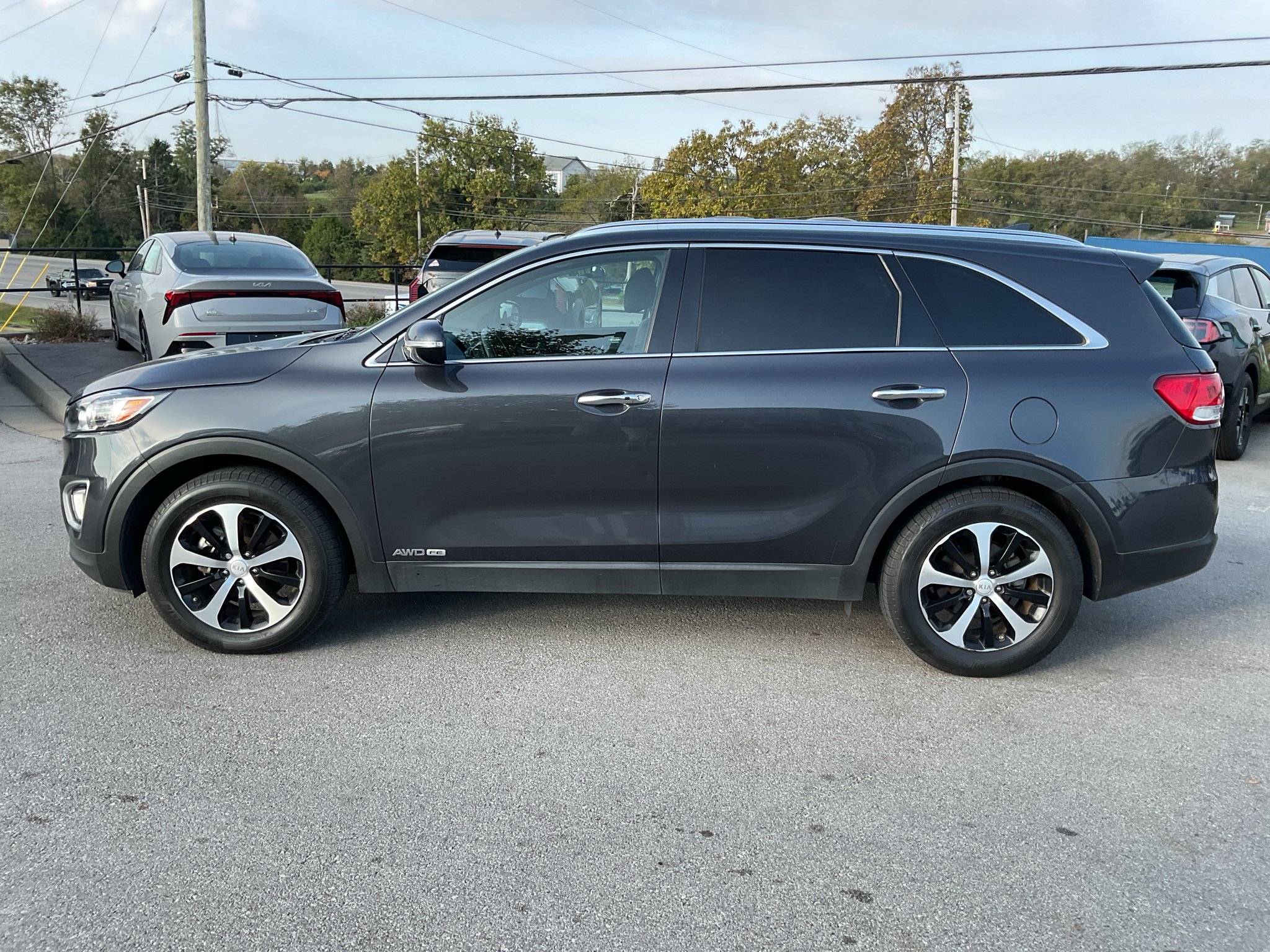 Used 2017 Platinum Graphite Kia EX V6 image 7