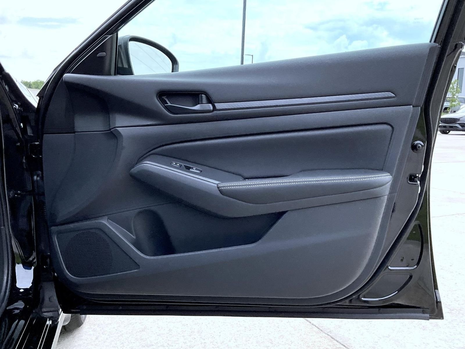 New 2026 Super Black Nissan 2.5 SV image 17