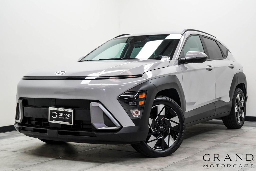 Used 2024 Gray Hyundai SEL image 1