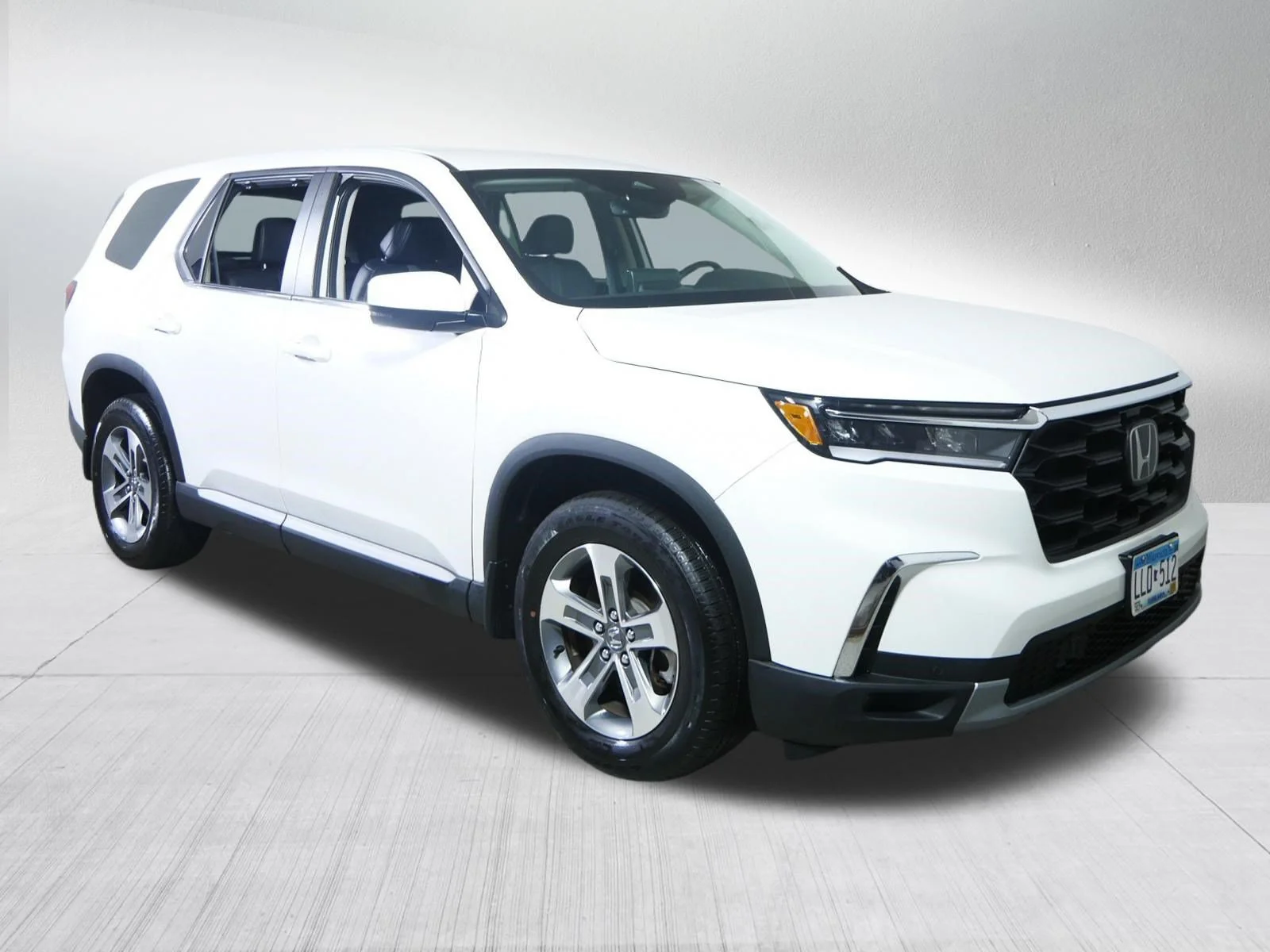 Used 2023 Platinum White Pearl Honda EX-L 8 Passenger image 1