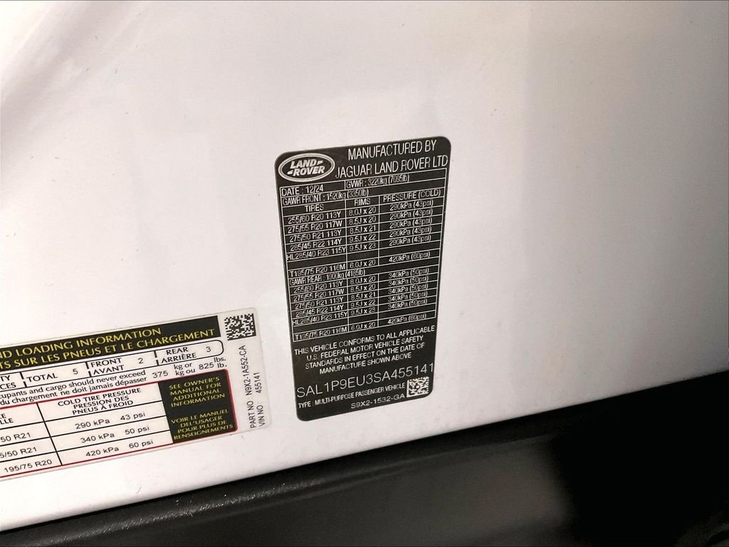 Used 2025 White Land Rover SE image 35