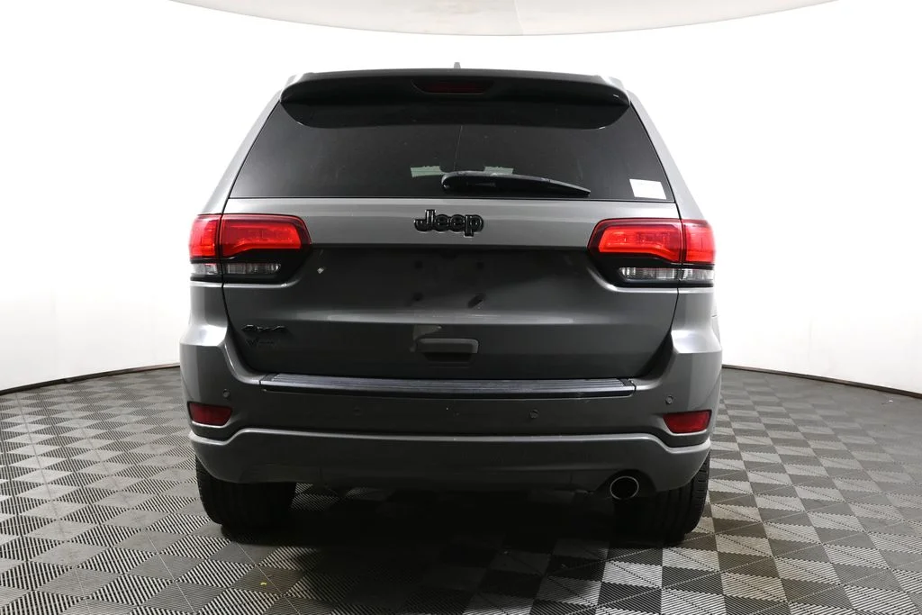Used 2020 Gray Jeep Altitude image 10