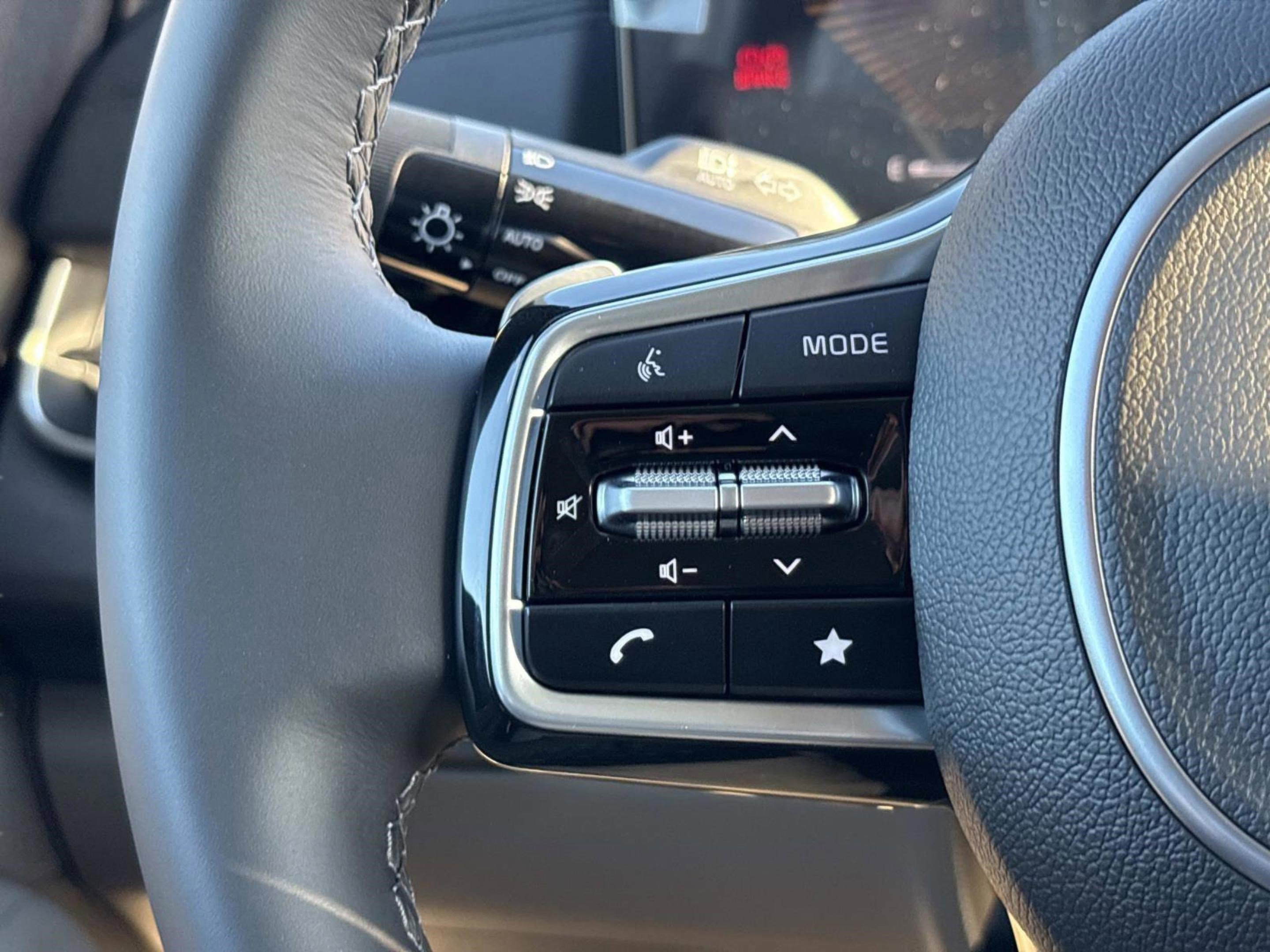 New 2026 Ceramic Silver Kia EX image 24