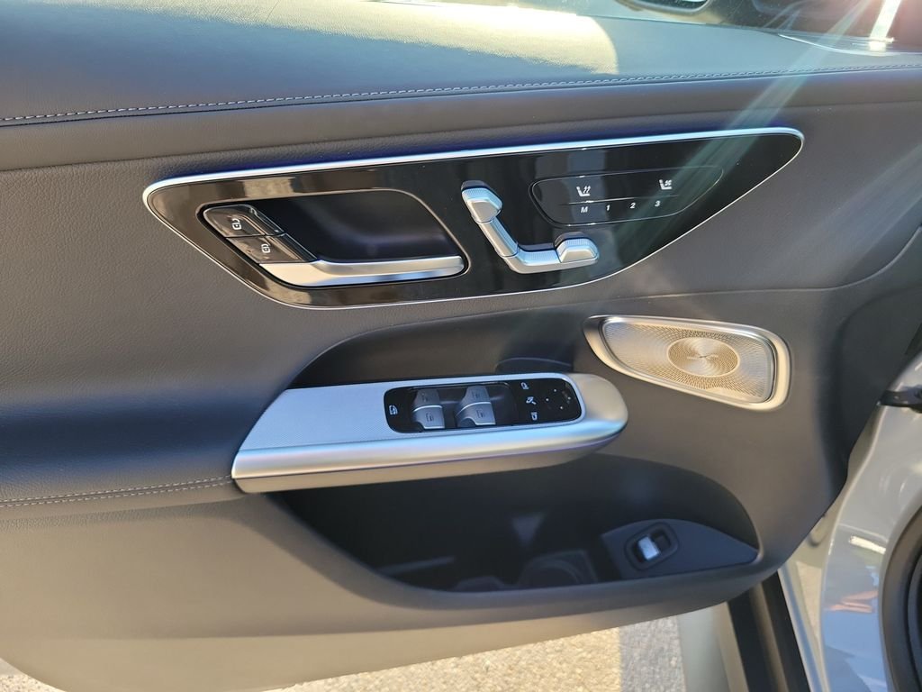 New 2026 MANUFAKTUR Alpine Grey Mercedes-Benz GLC 300 image 18